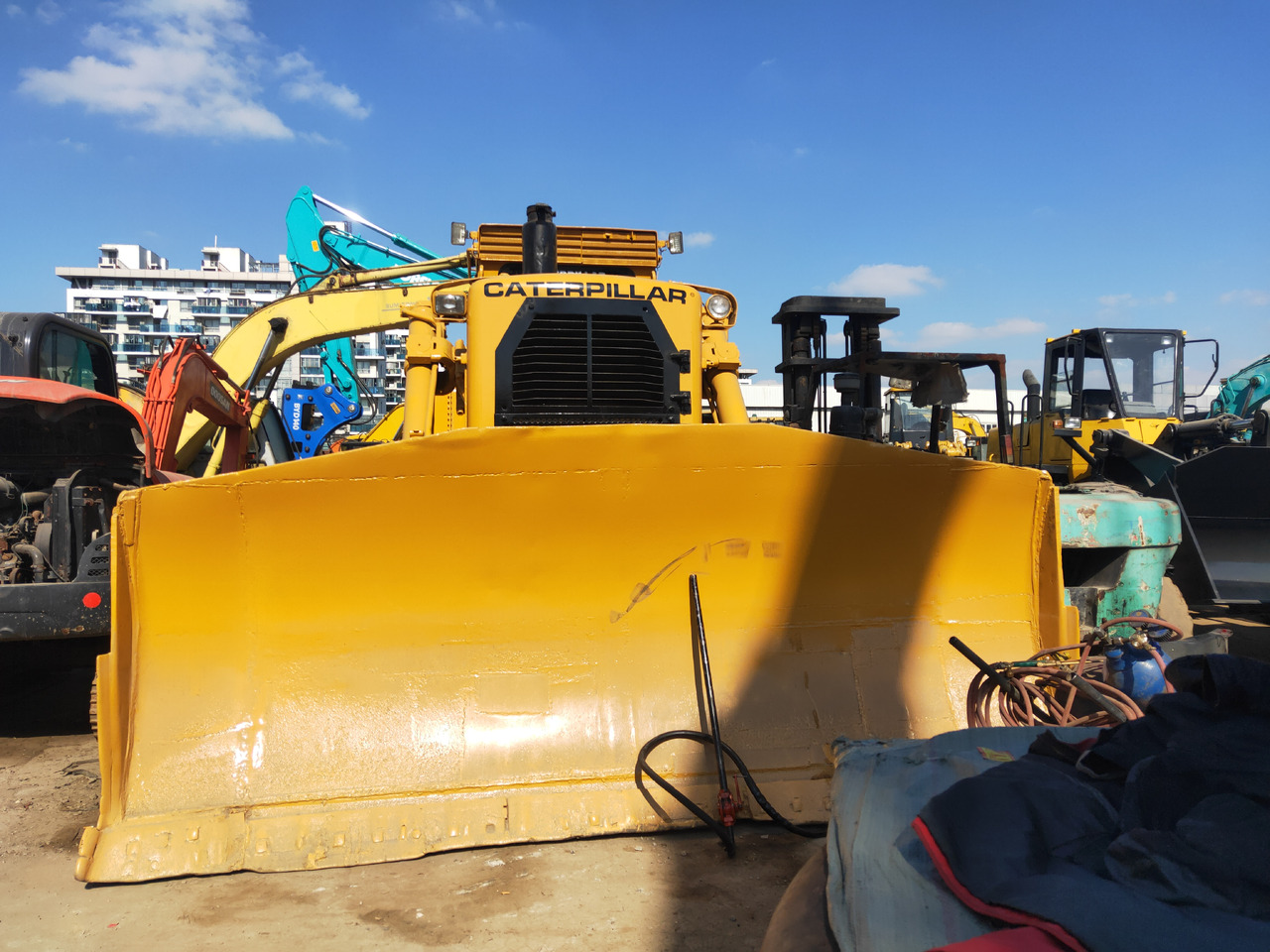 CATERPILLAR D9H - Бульдозер: фото 1 CATERPILLAR D9H - Бульдозер: фото 1