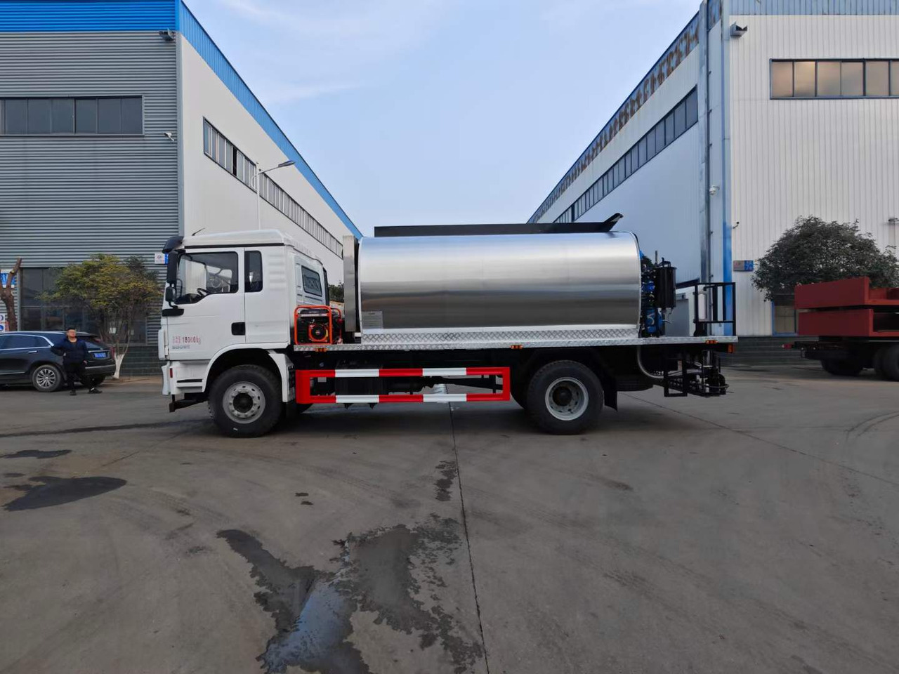 DONGFENG Asphalt Spreader - Асфальтоукладчик: фото 3 DONGFENG Asphalt Spreader - Асфальтоукладчик: фото 3