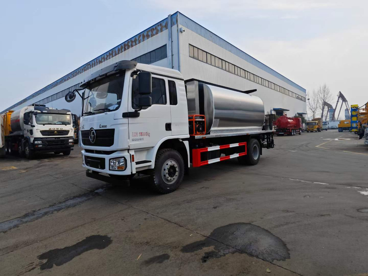 DONGFENG Asphalt Spreader - Асфальтоукладчик: фото 5 DONGFENG Asphalt Spreader - Асфальтоукладчик: фото 5