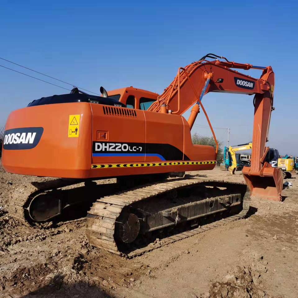 DOOSAN DH220LC-7 - Гусеничный экскаватор: фото 2 DOOSAN DH220LC-7 - Гусеничный экскаватор: фото 2