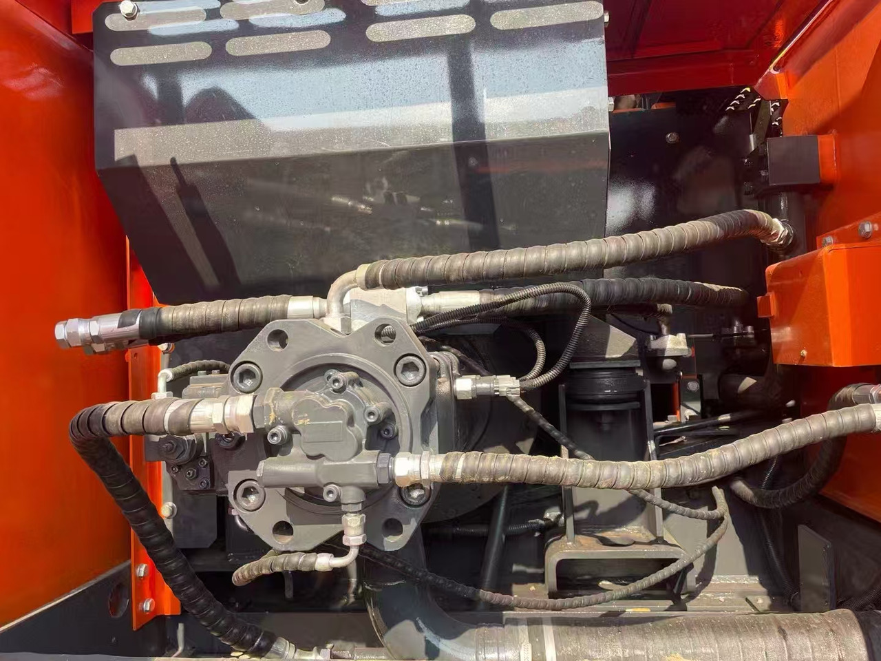 DOOSAN DH225L-9C - Гусеничный экскаватор: фото 4 DOOSAN DH225L-9C - Гусеничный экскаватор: фото 4