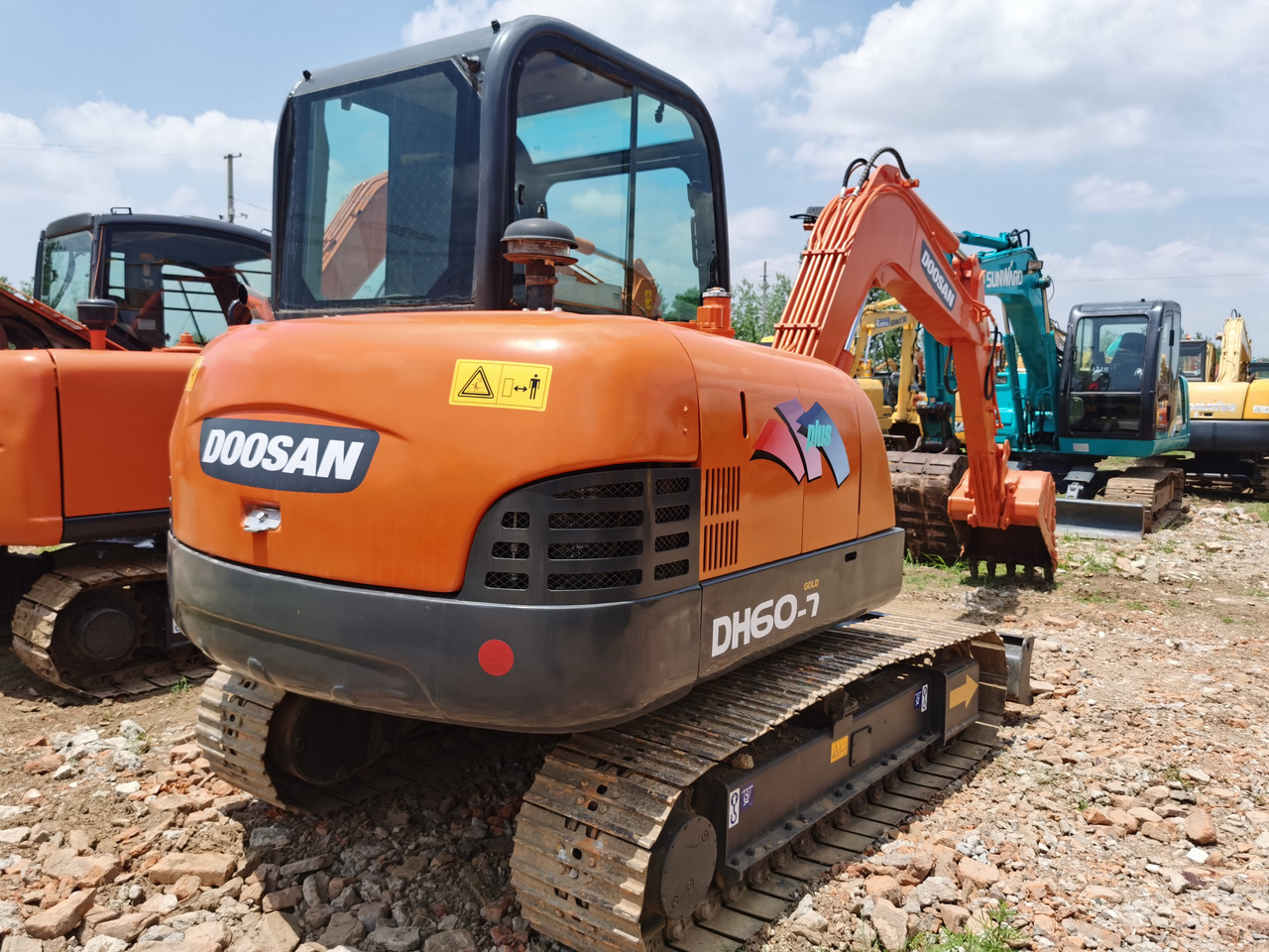 DOOSAN DH60-7 - Гусеничный экскаватор: фото 3 DOOSAN DH60-7 - Гусеничный экскаватор: фото 3