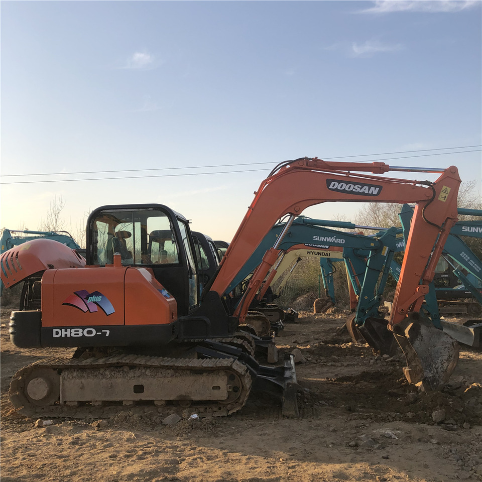 DOOSAN DH80-7 - Гусеничный экскаватор: фото 1 DOOSAN DH80-7 - Гусеничный экскаватор: фото 1