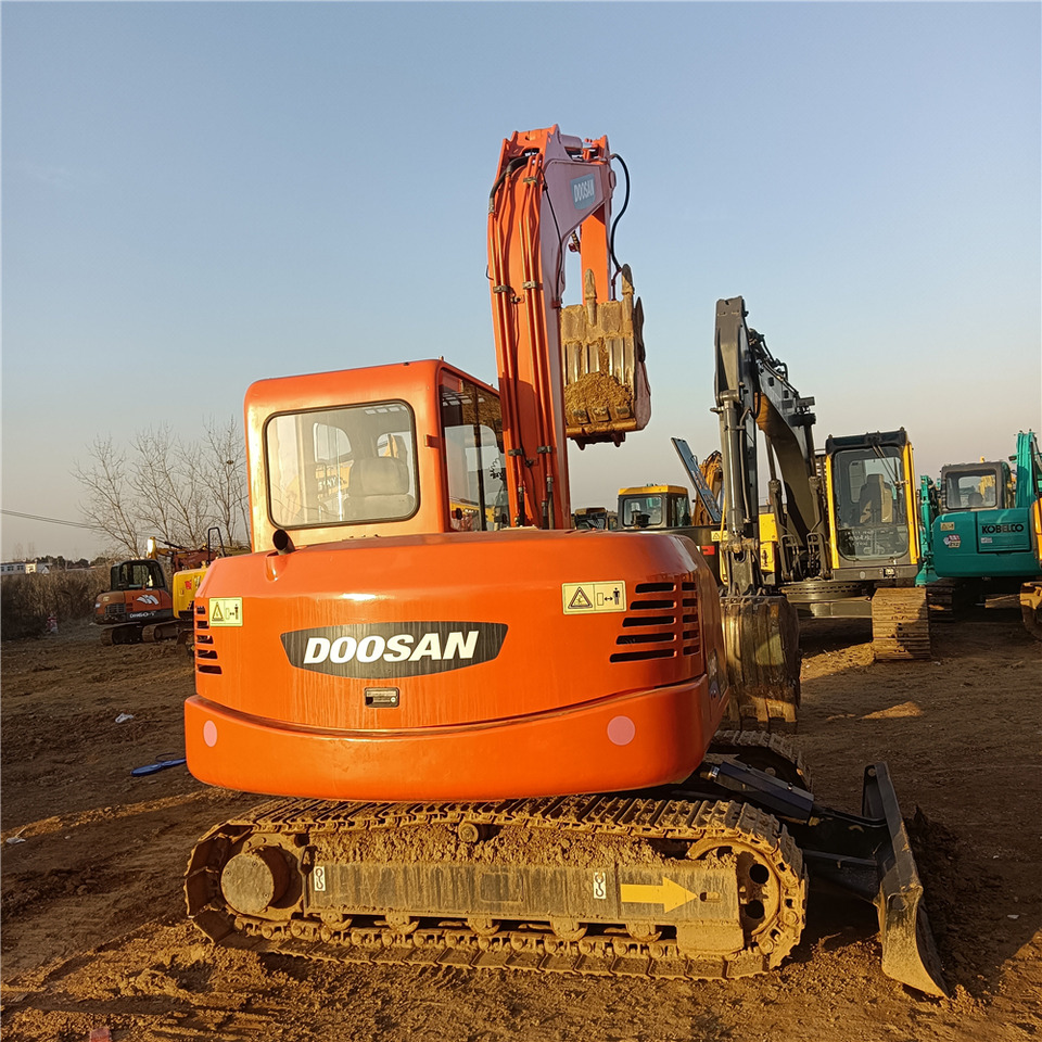 DOOSAN DH80 - Гусеничный экскаватор: фото 3 DOOSAN DH80 - Гусеничный экскаватор: фото 3