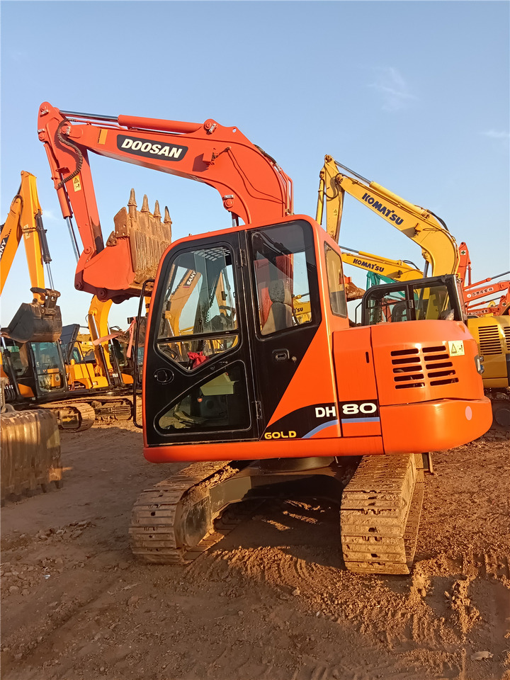 DOOSAN DH80 - Гусеничный экскаватор: фото 1 DOOSAN DH80 - Гусеничный экскаватор: фото 1