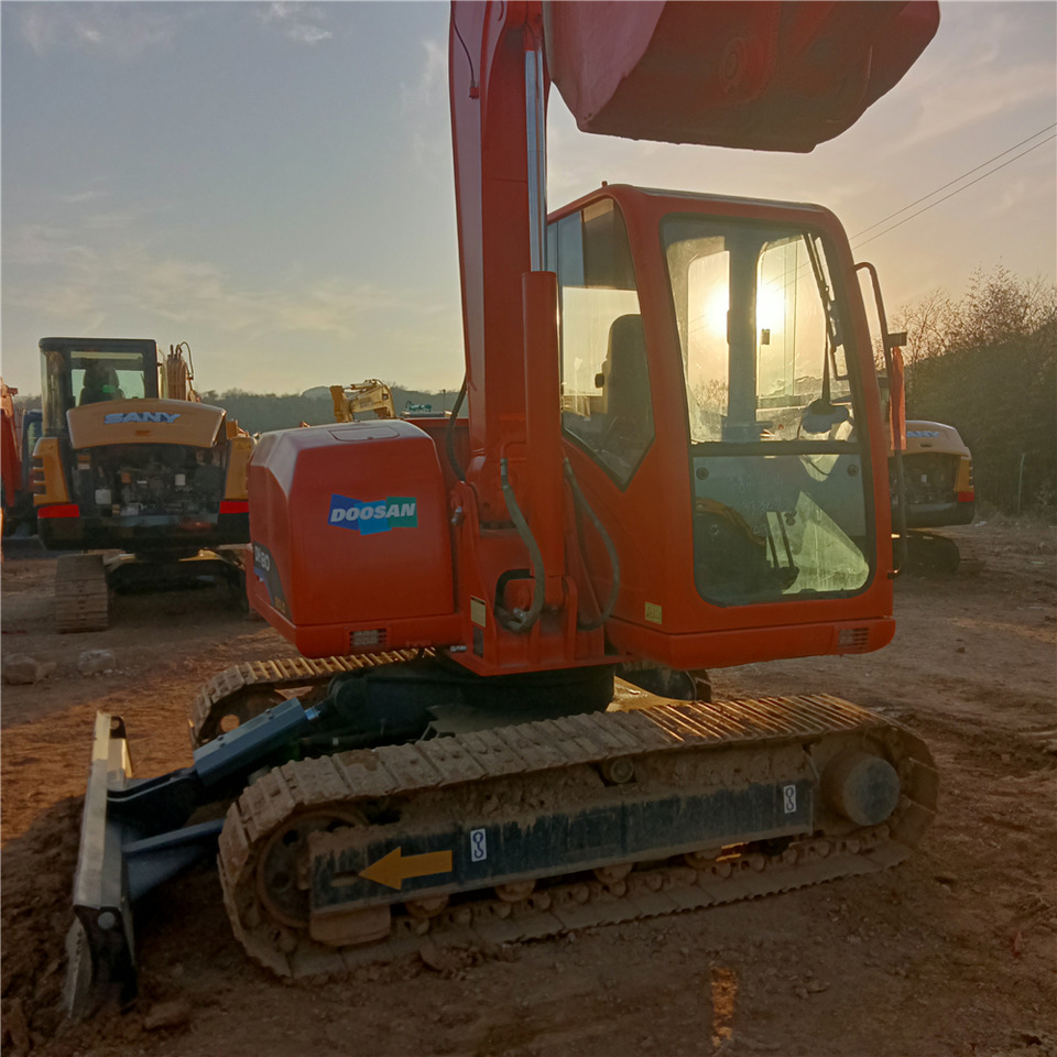 DOOSAN DH80 - Гусеничный экскаватор: фото 4 DOOSAN DH80 - Гусеничный экскаватор: фото 4