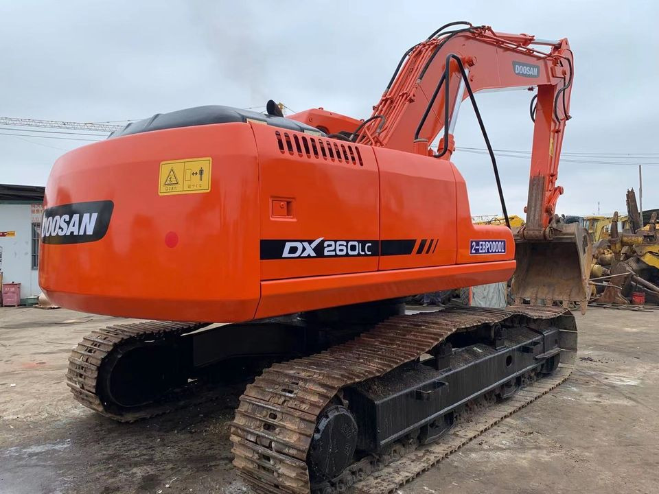 DOOSAN DX 260LC - Гусеничный экскаватор: фото 1 DOOSAN DX 260LC - Гусеничный экскаватор: фото 1