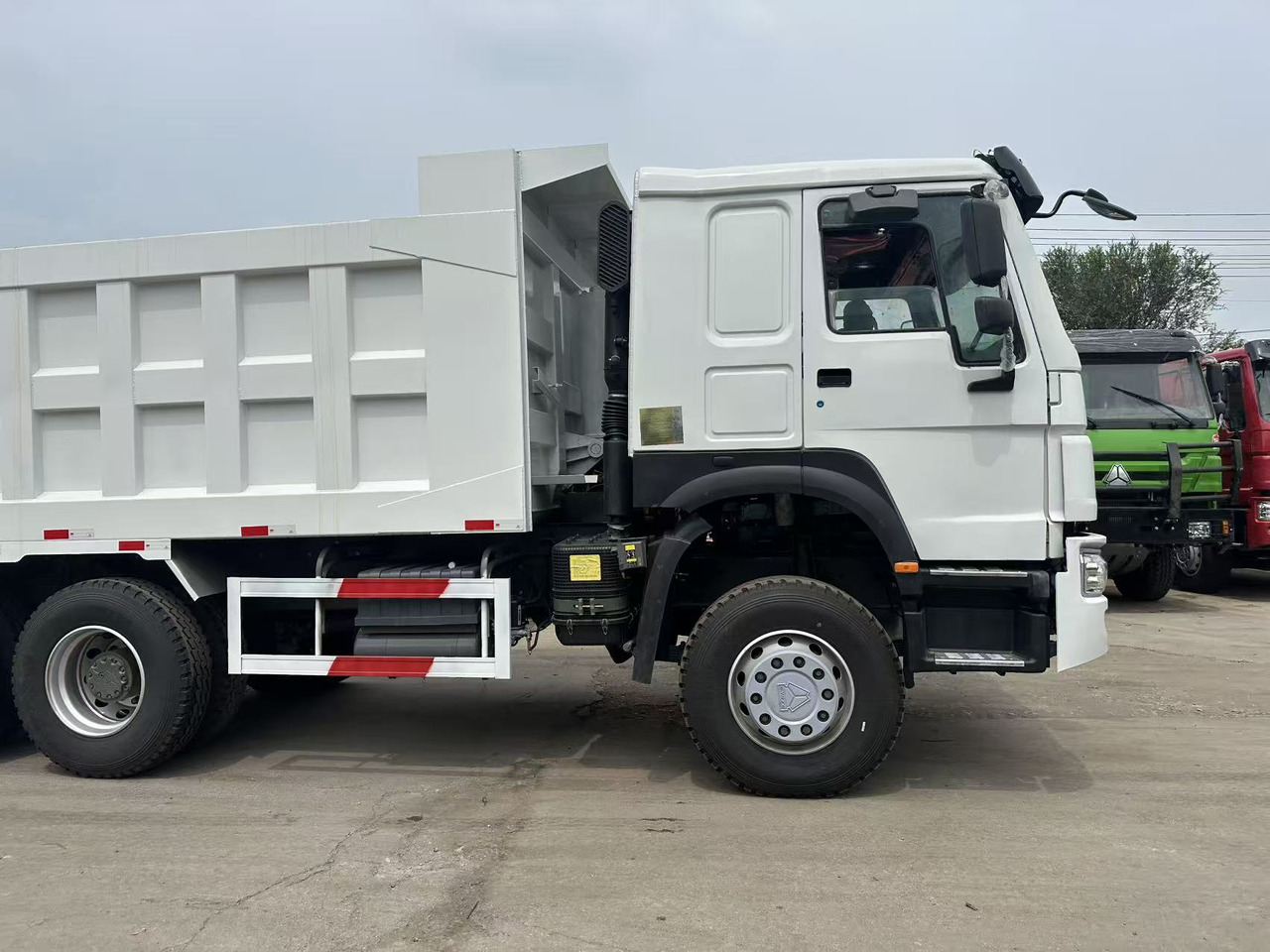 HOWO Howo Dump truck 6✖4 White - Самосвал: фото 3 HOWO Howo Dump truck 6✖4 White - Самосвал: фото 3