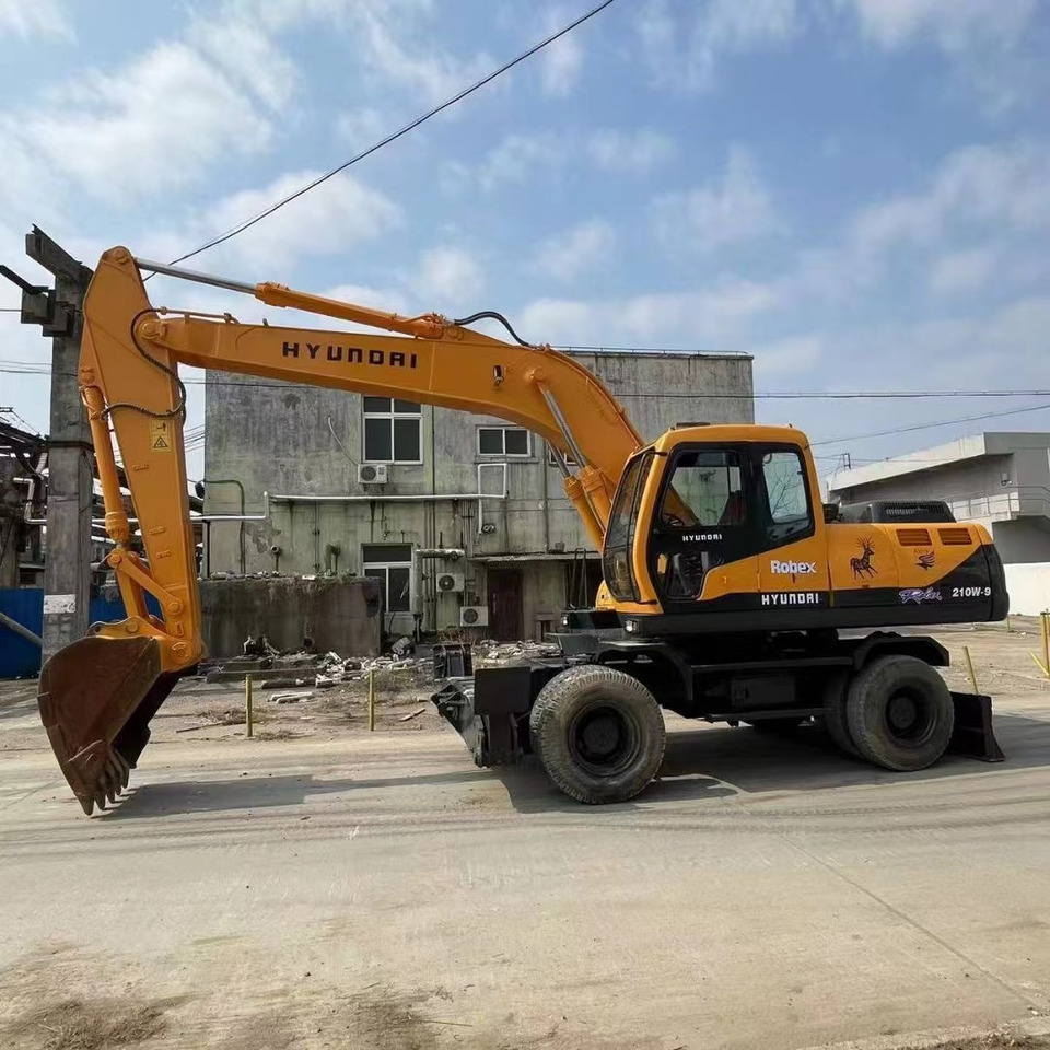HYUNDAI R210W-9 - Гусеничный экскаватор: фото 2 HYUNDAI R210W-9 - Гусеничный экскаватор: фото 2