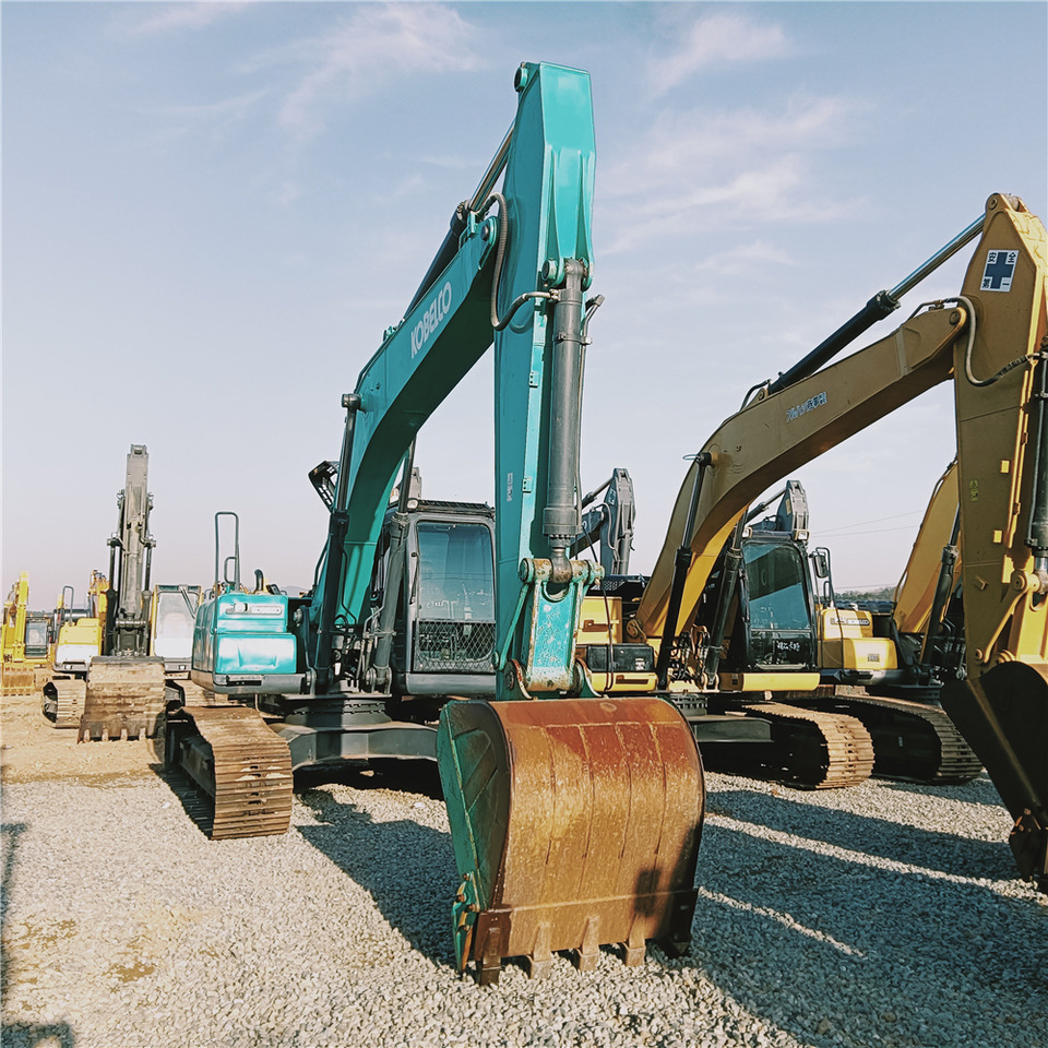 KOBELCO SK210 - Гусеничный экскаватор: фото 3 KOBELCO SK210 - Гусеничный экскаватор: фото 3
