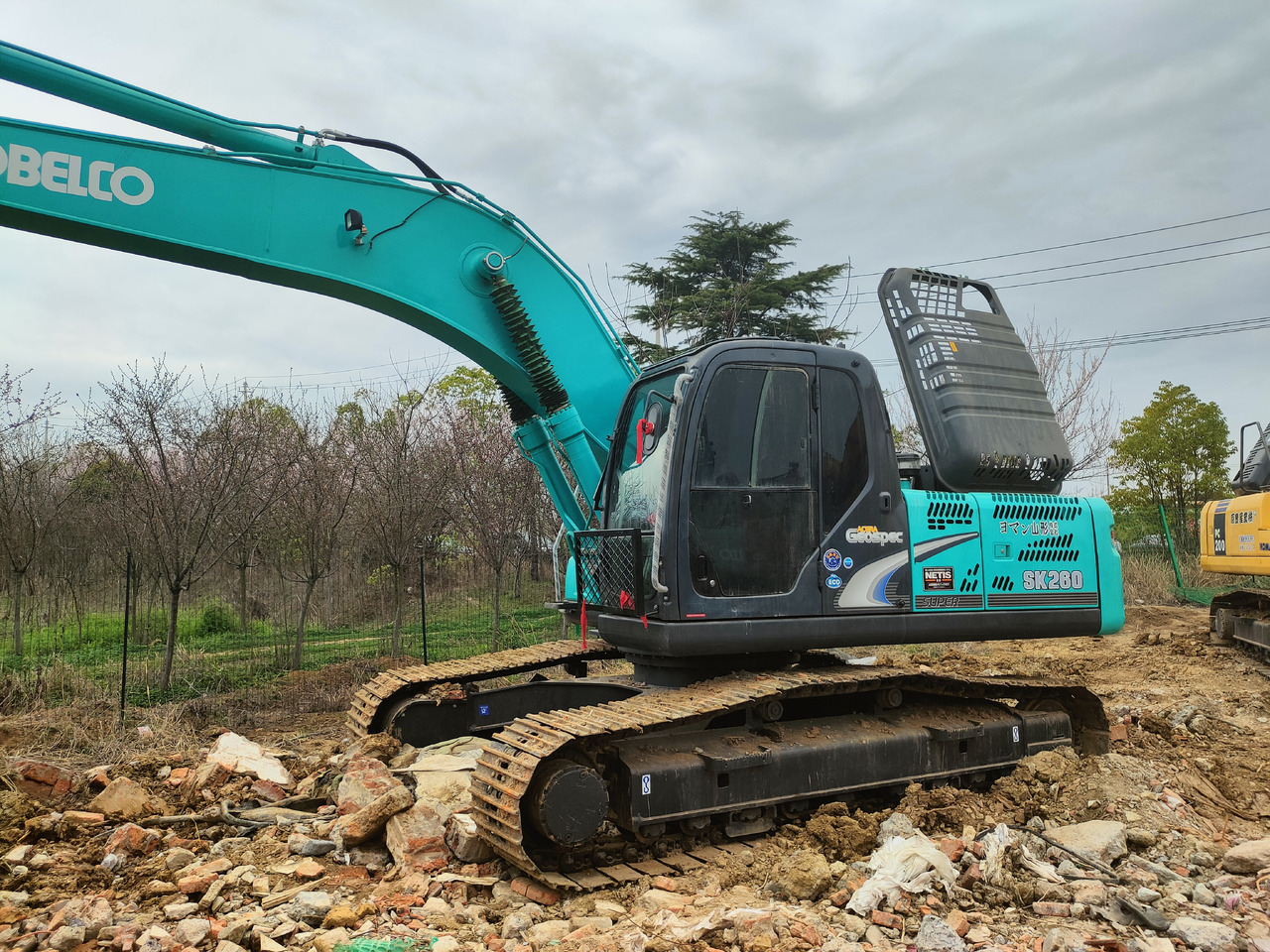 KOBELCO SK260 - Гусеничный экскаватор: фото 3 KOBELCO SK260 - Гусеничный экскаватор: фото 3