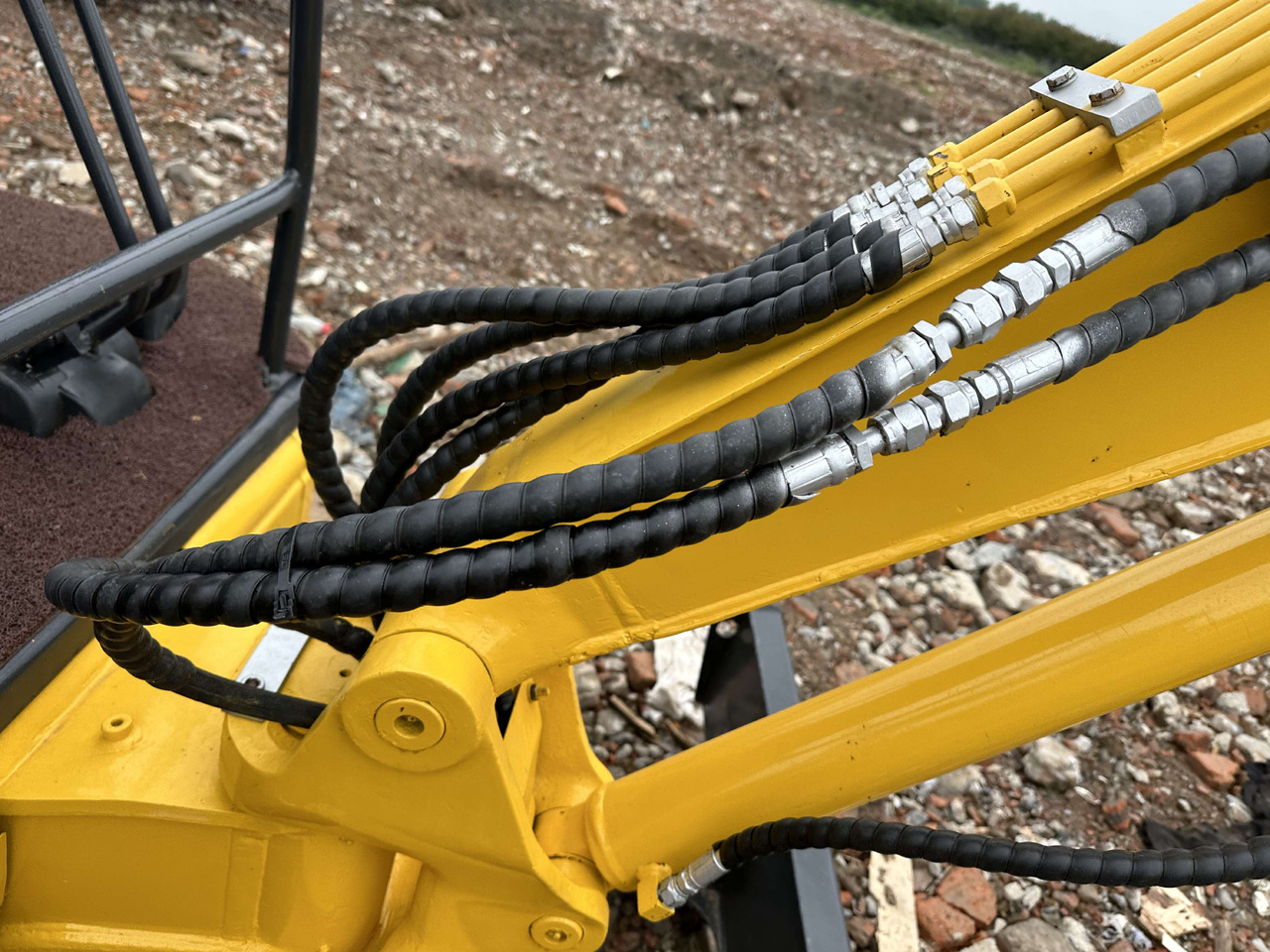 KOMATSU Mini Excavator - Мини-экскаватор: фото 3 KOMATSU Mini Excavator - Мини-экскаватор: фото 3