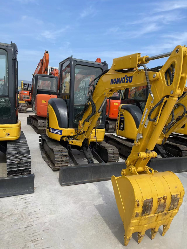 KOMATSU Mini Excavator PC30 Powerful and Efficient Yanmar Engine - Мини-экскаватор: фото 1 KOMATSU Mini Excavator PC30 Powerful and Efficient Yanmar Engine - Мини-экскаватор: фото 1