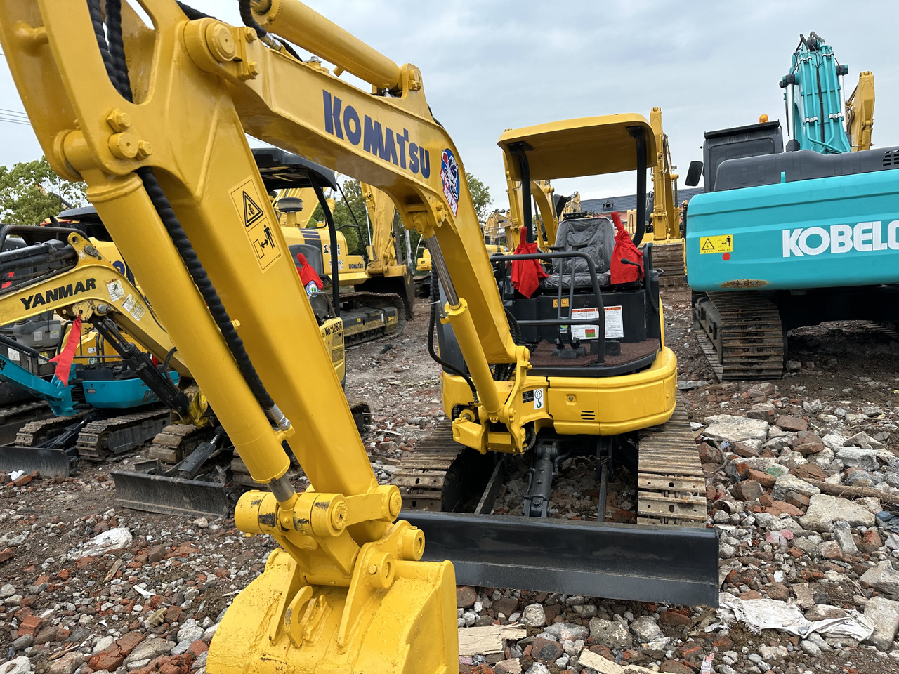 KOMATSU Mini Excavator PC30 Powerful and Efficient Yanmar Engine - Мини-экскаватор: фото 5 KOMATSU Mini Excavator PC30 Powerful and Efficient Yanmar Engine - Мини-экскаватор: фото 5