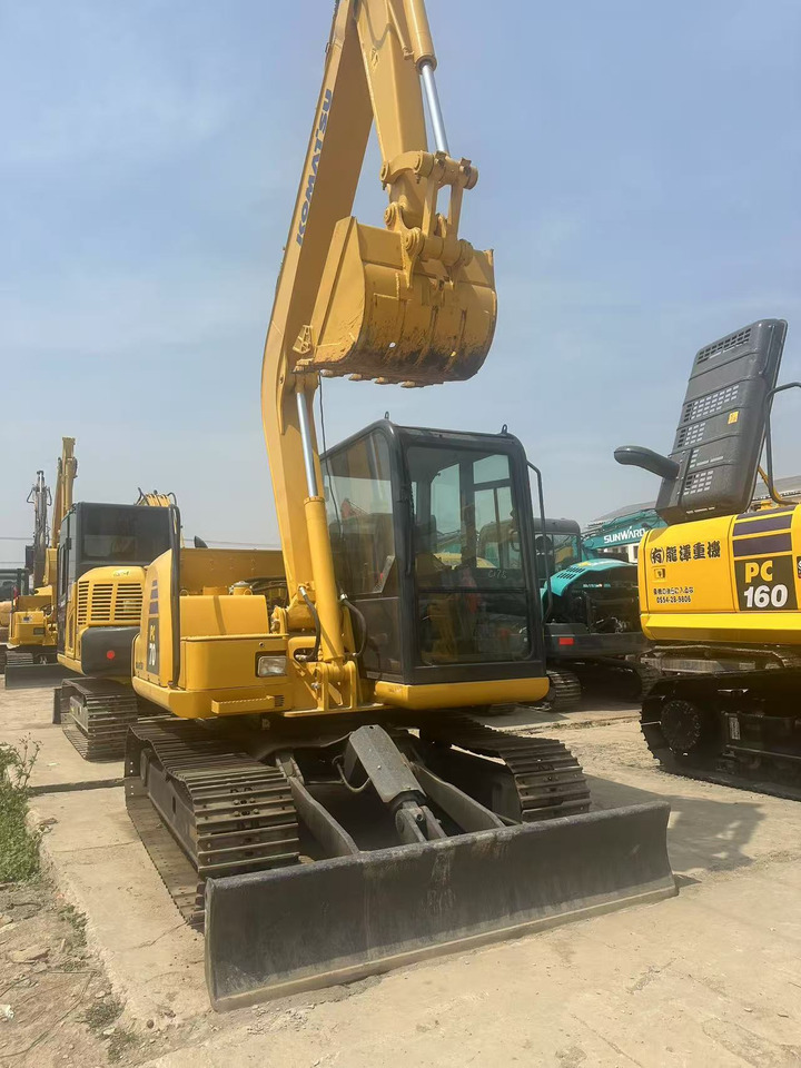 KOMATSU PC70 - Гусеничный экскаватор: фото 3 KOMATSU PC70 - Гусеничный экскаватор: фото 3