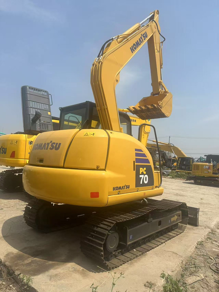 KOMATSU PC70 - Гусеничный экскаватор: фото 4 KOMATSU PC70 - Гусеничный экскаватор: фото 4