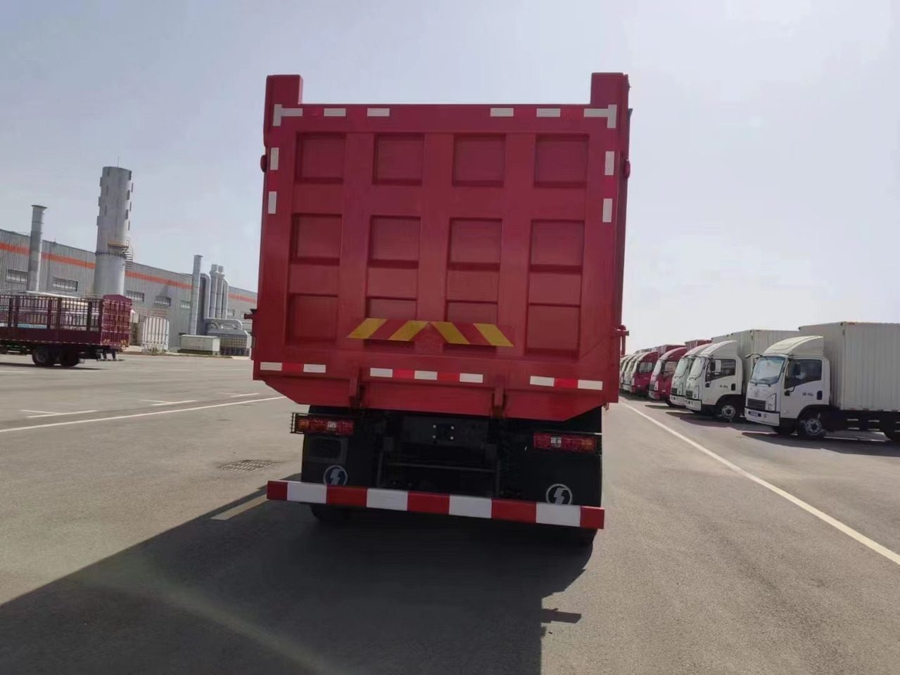 SHACMAN F3000 Dump Truck 6X4 Click for Discount - Самосвал: фото 2 SHACMAN F3000 Dump Truck 6X4 Click for Discount - Самосвал: фото 2