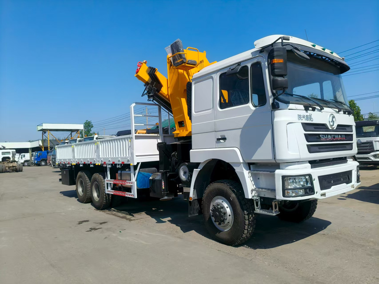 SHACMAN Truck Counted Crane 6x4 Click for Discount - Самосвал: фото 1 SHACMAN Truck Counted Crane 6x4 Click for Discount - Самосвал: фото 1