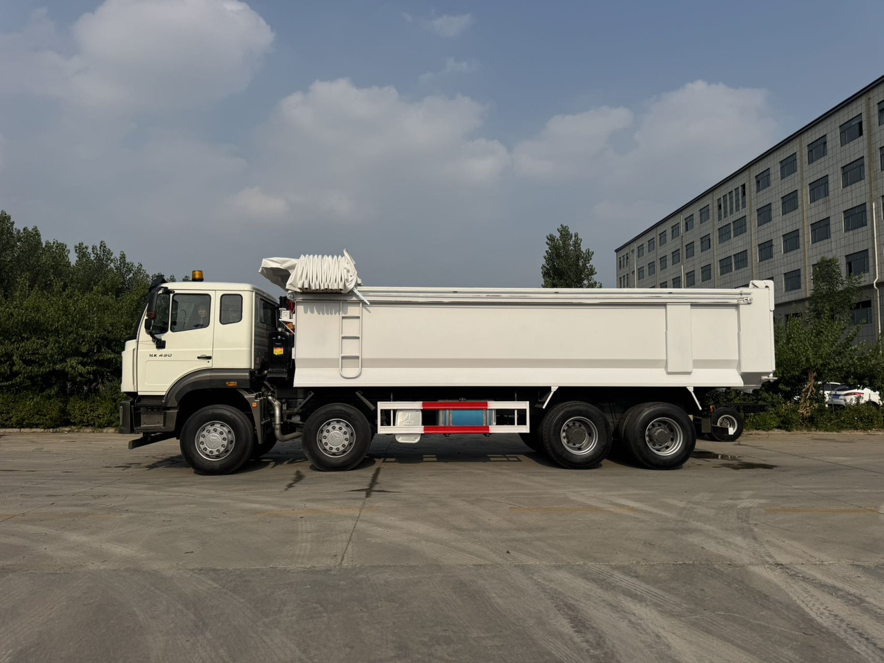 SINOTRUK HOWO Dump Truck 8x4 Click Here for Discount - Самосвал: фото 3 SINOTRUK HOWO Dump Truck 8x4 Click Here for Discount - Самосвал: фото 3