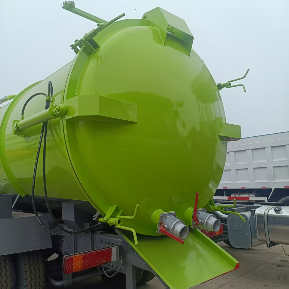 Ассенизатор Sinotruk Howo Howo 6x4 Large Vacuum Suction Truck: фото 6 Ассенизатор Sinotruk Howo Howo 6x4 Large Vacuum Suction Truck: фото 6
