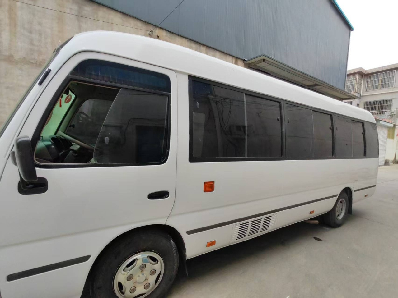 TOYOTA Hiace Bus 13 Seats - Туристический автобус: фото 4 TOYOTA Hiace Bus 13 Seats - Туристический автобус: фото 4