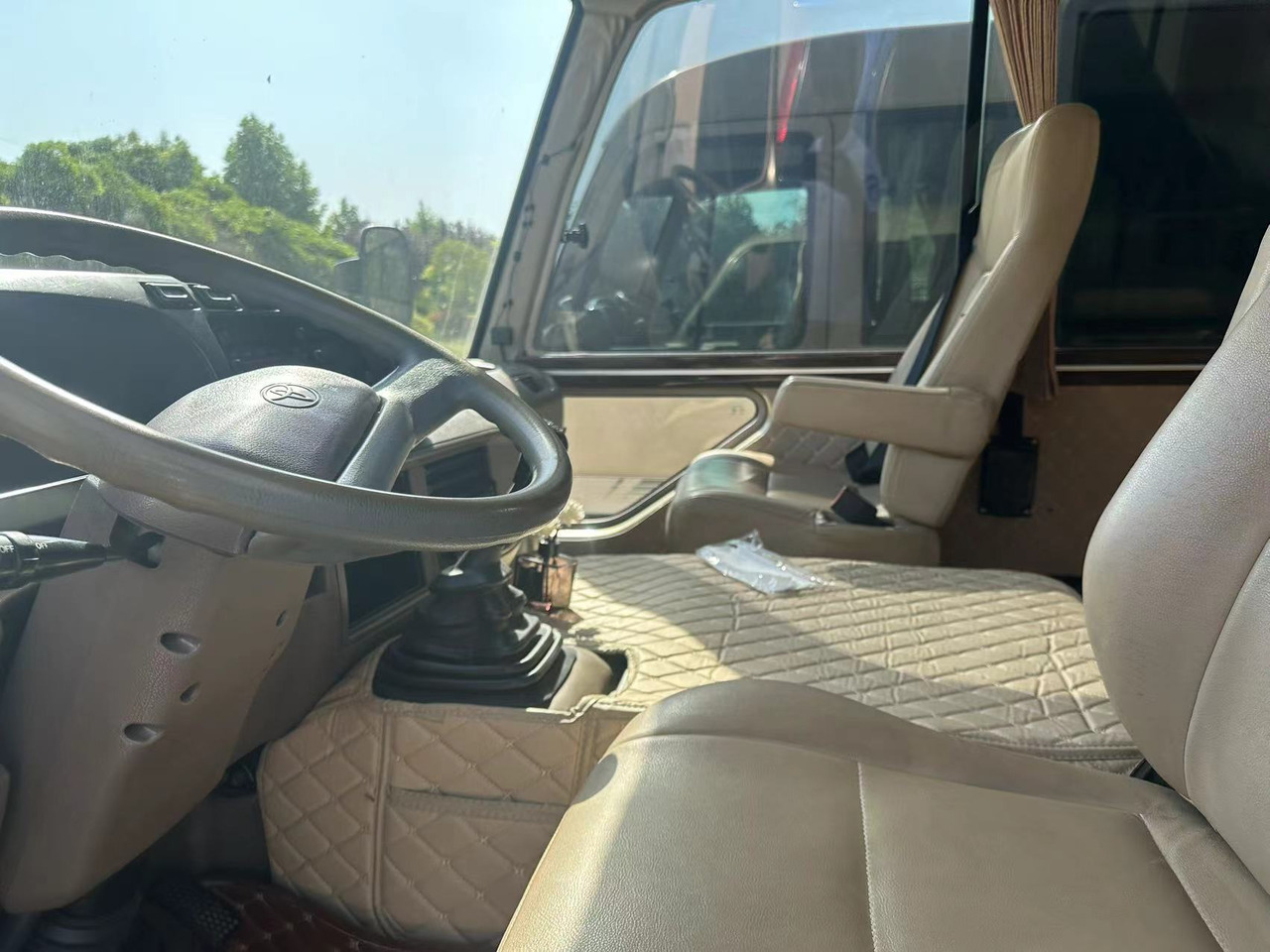 TOYOTA Mini Bus Click Here for Discount - Туристический автобус: фото 5 TOYOTA Mini Bus Click Here for Discount - Туристический автобус: фото 5