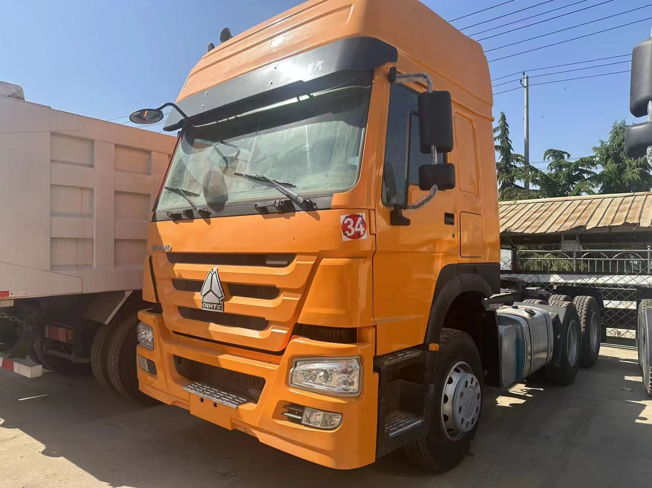 SINOTRUK HOWO 371 Tractor Unit Click for Discount - Тягач: фото 1 SINOTRUK HOWO 371 Tractor Unit Click for Discount - Тягач: фото 1