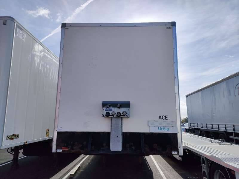 Semi-remorque 2 Essieux SEMI RECONDITONNEE -27 TONNES FRET AERIEN 2 PORTES AR - Полуприцеп-фургон: фото 2 Semi-remorque 2 Essieux SEMI RECONDITONNEE -27 TONNES FRET AERIEN 2 PORTES AR - Полуприцеп-фургон: фото 2