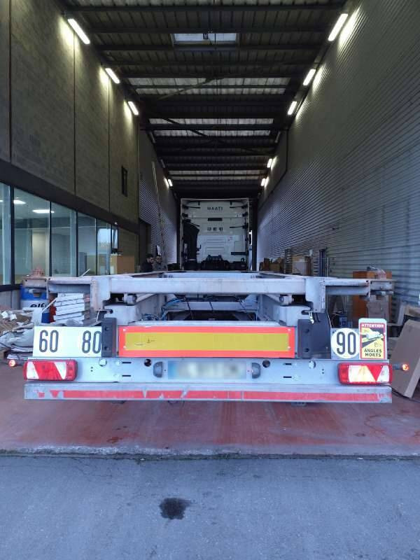 Semi-remorque 3 Essieux 38 TONNES CHARIOT COULISSANT - Полуприцеп-контейнеровоз/ Сменный кузов: фото 3 Semi-remorque 3 Essieux 38 TONNES CHARIOT COULISSANT - Полуприцеп-контейнеровоз/ Сменный кузов: фото 3