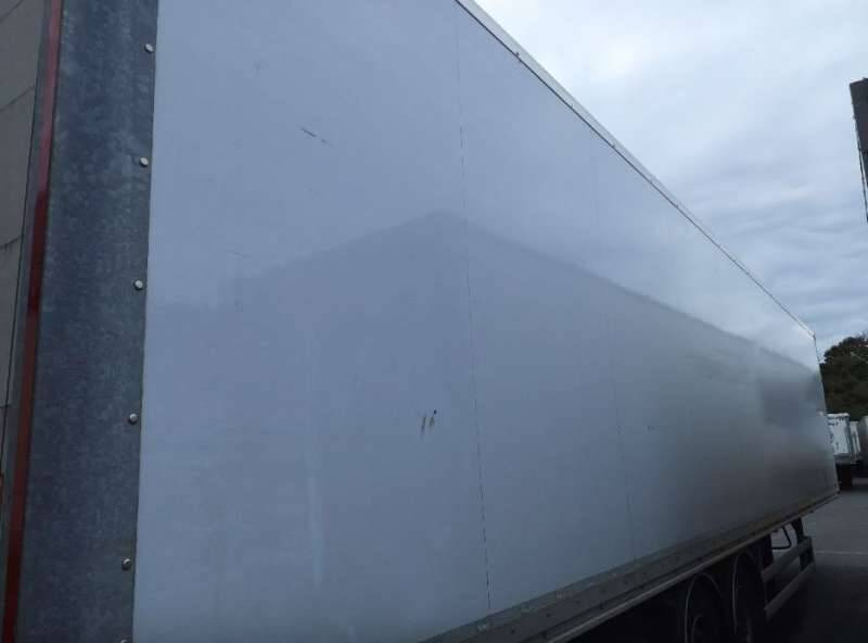 Semi-remorque 3 Essieux SEMI RECONDITONNEE -38 TONNES PORTE RELEVANTE - Полуприцеп-фургон: фото 2 Semi-remorque 3 Essieux SEMI RECONDITONNEE -38 TONNES PORTE RELEVANTE - Полуприцеп-фургон: фото 2