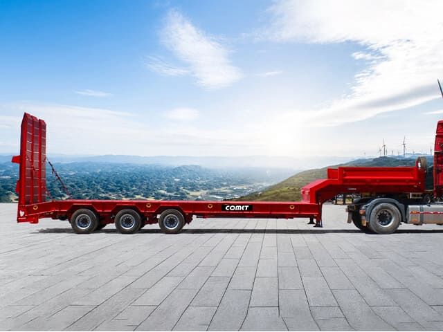 Comet Lowbed Semi Trailer With 3 Hydraulic Ramps For Sale In Kenya - Низкорамный полуприцеп: фото 1 Comet Lowbed Semi Trailer With 3 Hydraulic Ramps For Sale In Kenya - Низкорамный полуприцеп: фото 1