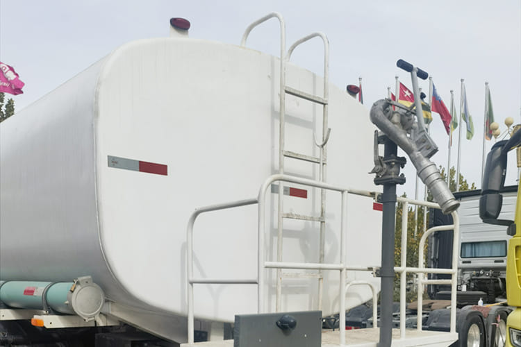 Howo Howo Water Tank Truck for Sale in Zambia - Грузовик-цистерна: фото 3 Howo Howo Water Tank Truck for Sale in Zambia - Грузовик-цистерна: фото 3