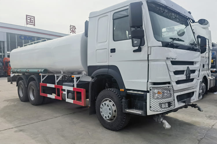 Howo Howo Water Tank Truck for Sale in Zambia - Грузовик-цистерна: фото 2 Howo Howo Water Tank Truck for Sale in Zambia - Грузовик-цистерна: фото 2