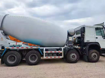 SINOTRUK Concrete Truck for Sale in Mali - Автобетоносмеситель: фото 2 SINOTRUK Concrete Truck for Sale in Mali - Автобетоносмеситель: фото 2