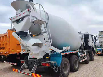 SINOTRUK Concrete Truck for Sale in Mali - Автобетоносмеситель: фото 3 SINOTRUK Concrete Truck for Sale in Mali - Автобетоносмеситель: фото 3