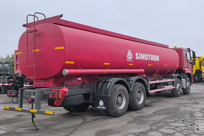 SINOTRUK Howo NX380 Diesel Tanker Truck for Sale in Tanzania - Грузовик-цистерна: фото 2 SINOTRUK Howo NX380 Diesel Tanker Truck for Sale in Tanzania - Грузовик-цистерна: фото 2
