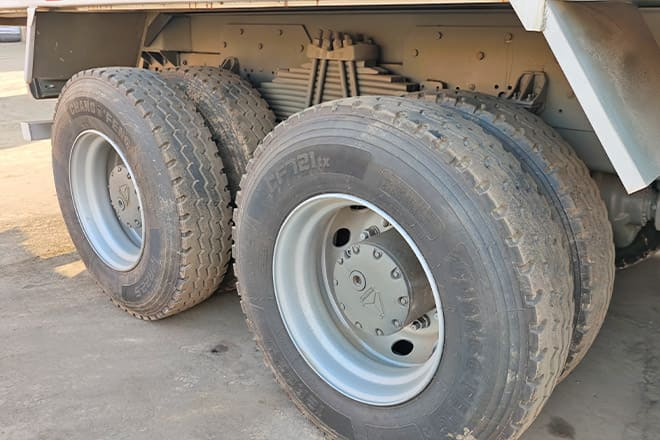 SINOTRUK Sino Howo 8x4 Dump Truck 371 for Sale in Sierra Leone - Самосвал: фото 5 SINOTRUK Sino Howo 8x4 Dump Truck 371 for Sale in Sierra Leone - Самосвал: фото 5