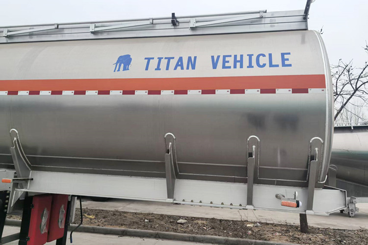 TITAN 3 Axle 42000liter Aluminum Tanker Trailer for Sale in Mali - Полуприцеп-цистерна: фото 3 TITAN 3 Axle 42000liter Aluminum Tanker Trailer for Sale in Mali - Полуприцеп-цистерна: фото 3