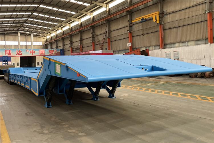 TITAN 4 Axle Folding Gooseneck Trailer for Sale In Zambia - Низкорамный полуприцеп: фото 3 TITAN 4 Axle Folding Gooseneck Trailer for Sale In Zambia - Низкорамный полуприцеп: фото 3