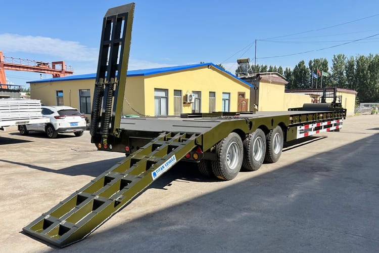 TITAN Low Bed Trailer Truck for Sale in Zambia - Низкорамный полуприцеп: фото 2 TITAN Low Bed Trailer Truck for Sale in Zambia - Низкорамный полуприцеп: фото 2