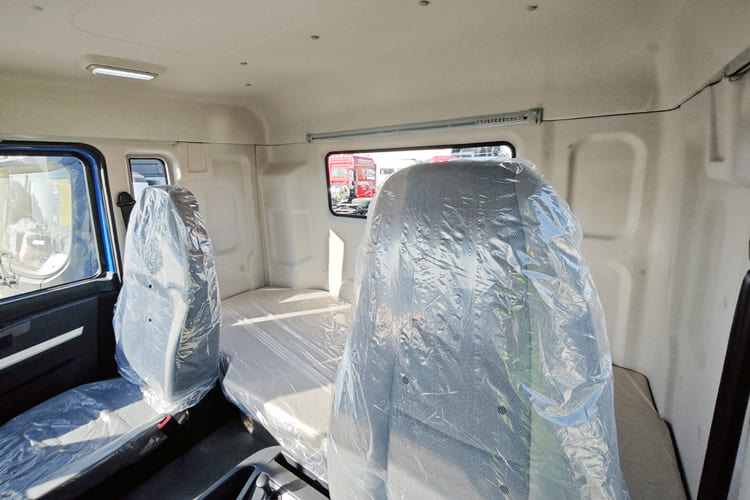 SHACMAN Shacman F3000 Truck Head for Sale in Saudi Arabia - Тягач: фото 5 SHACMAN Shacman F3000 Truck Head for Sale in Saudi Arabia - Тягач: фото 5