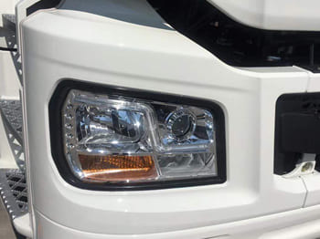 SHACMAN Shacman Tractor Cargo Truck for Sale in Namibia - Тягач: фото 4 SHACMAN Shacman Tractor Cargo Truck for Sale in Namibia - Тягач: фото 4