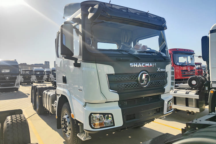 SHACMAN Shacman X3000 Truck Head for Sale in Malawi - Тягач: фото 1 SHACMAN Shacman X3000 Truck Head for Sale in Malawi - Тягач: фото 1
