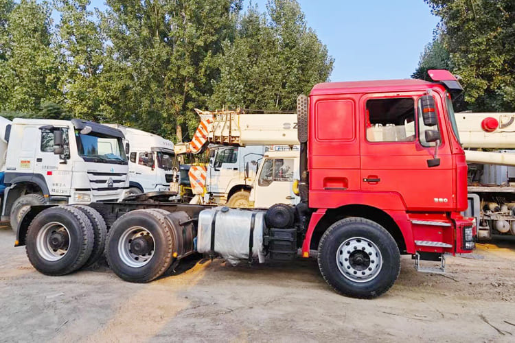 SHACMAN Used Shacman F3000 Truck Head for Sale in Mali - Тягач: фото 3 SHACMAN Used Shacman F3000 Truck Head for Sale in Mali - Тягач: фото 3