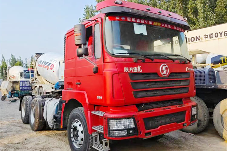 SHACMAN Used Shacman F3000 Truck Head for Sale in Mali - Тягач: фото 1 SHACMAN Used Shacman F3000 Truck Head for Sale in Mali - Тягач: фото 1