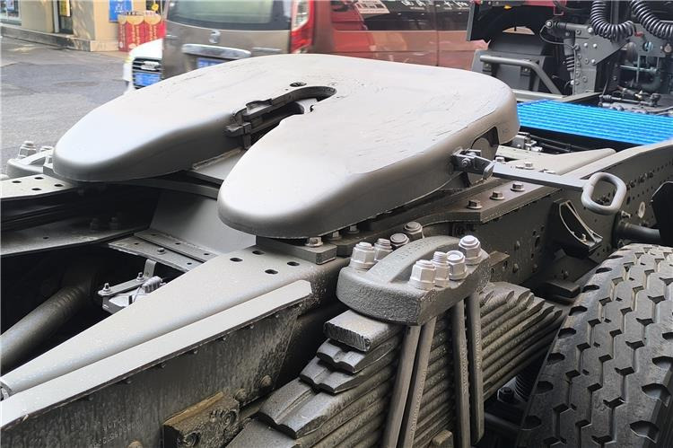 SINOTRUK Used Howo 371hp Tractor Truck for Sale In Cameroon - Тягач: фото 4 SINOTRUK Used Howo 371hp Tractor Truck for Sale In Cameroon - Тягач: фото 4