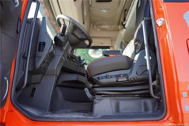 SINOTRUK Used Sitrak G7S Truck Tractor for Sale In Nigeria - Тягач: фото 4 SINOTRUK Used Sitrak G7S Truck Tractor for Sale In Nigeria - Тягач: фото 4