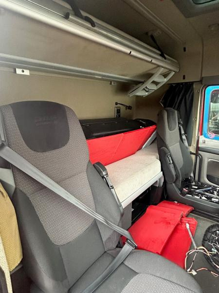 DAF XF105-460 Rouge - Кабина для Грузовиков: фото 3 DAF XF105-460 Rouge - Кабина для Грузовиков: фото 3