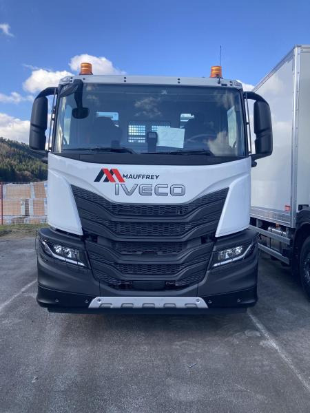 Iveco X-WAY 360 - Портальный бункеровоз: фото 1 Iveco X-WAY 360 - Портальный бункеровоз: фото 1