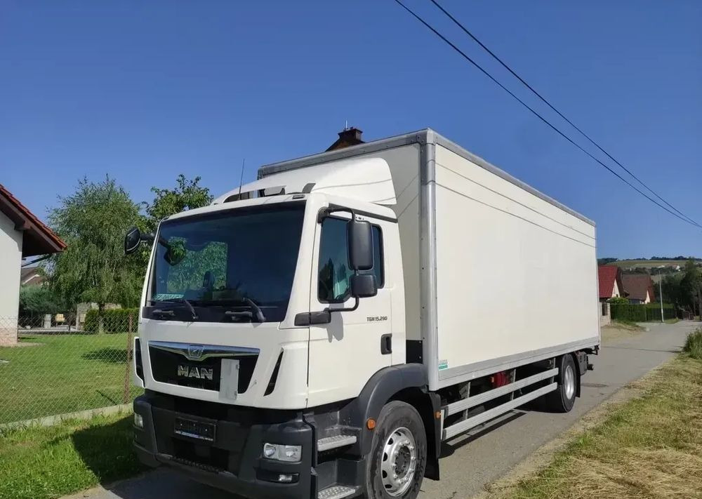 MAN TGM 18.290 kontener , winda - Грузовик с закрытым кузовом: фото 1 MAN TGM 18.290 kontener , winda - Грузовик с закрытым кузовом: фото 1